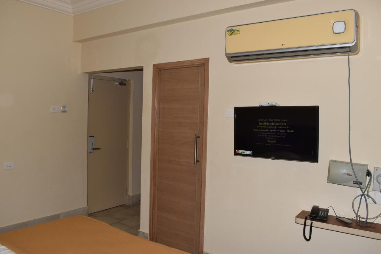 Hotel Vps Grand Palni Exterior photo