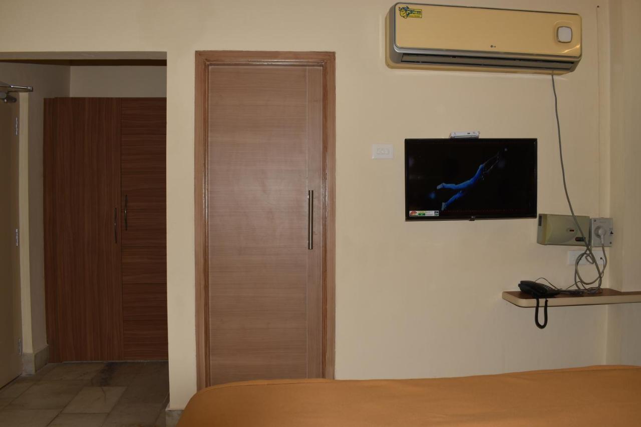 Hotel Vps Grand Palni Exterior photo