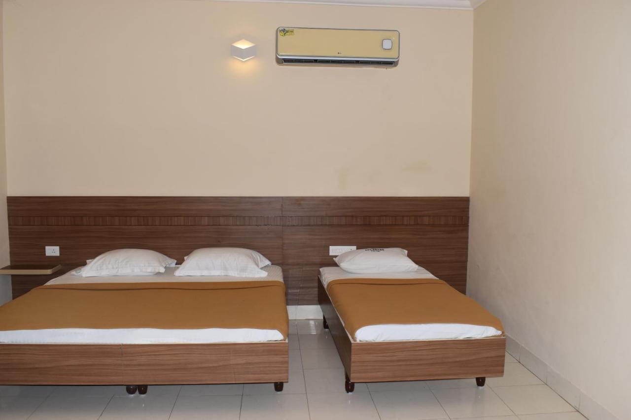 Hotel Vps Grand Palni Exterior photo